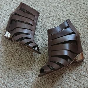 Bcbg generation brown sandles wedges